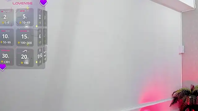 Luxury Woman online show from 11-27-25, 03:52