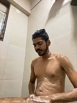 Snapshot of cute_modell chatting on 01-31-25, 04:47 cute modell online show from 01-31-25, 04:47