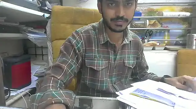 Snapshot of cute_modell chatting on 02-06-25, 07:45 cute modell online show from 02-06-25, 07:45