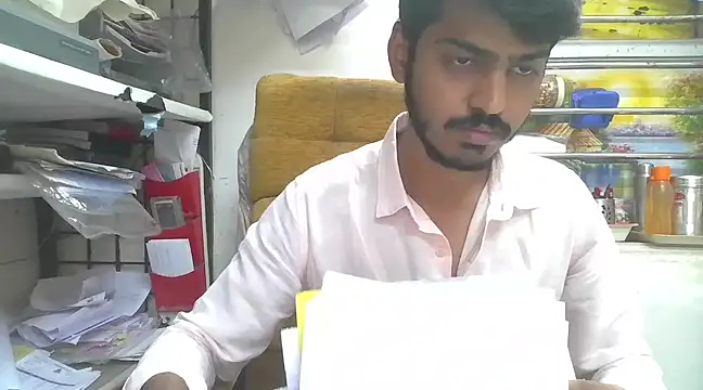 Snapshot of cute_modell chatting on 02-14-25, 09:56 cute modell online show from 02-14-25, 09:56