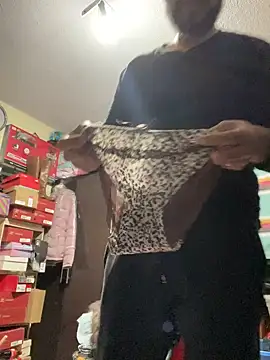 leonardohot1987 online show from 01-14-25, 04:47