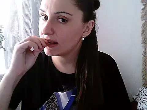 Yuliia30 online show from 12-18-25, 11:27