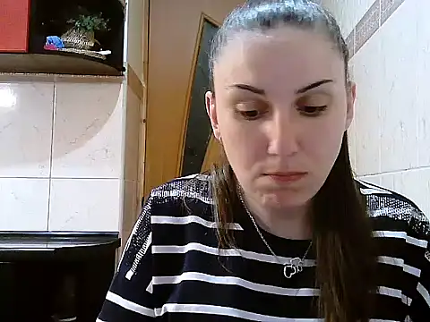 Yuliia30 online show from 04-21-26, 05:50