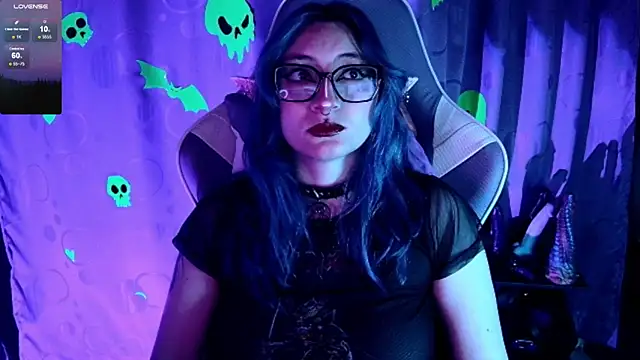 Kimlennox  online show from 12-16-25, 02:22