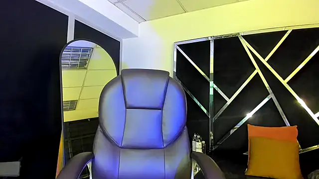 Salmaportman69 online show from 10-23-25, 02:33