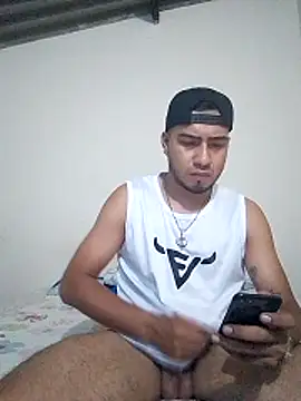 Snapshot of Danger27 chatting on 10-29-25, 05:31 Danger27 online show from 10-29-25, 05:31