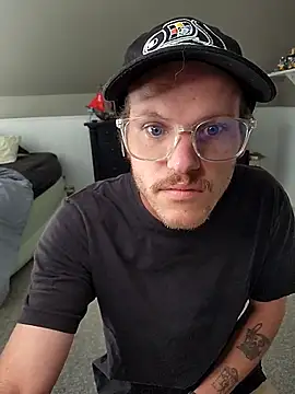 SoxxyNsh online show from 10-04-25, 04:16