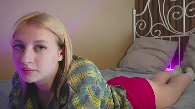 Snapshot of milasmiu chatting on 01-11-25, 09:46 milasmiu online show from 01-11-25, 09:46