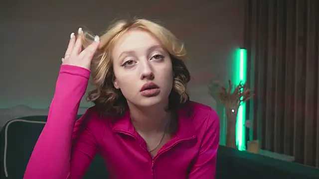 Snapshot of milasmiu chatting on 02-12-25, 03:05 milasmiu online show from 02-12-25, 03:05