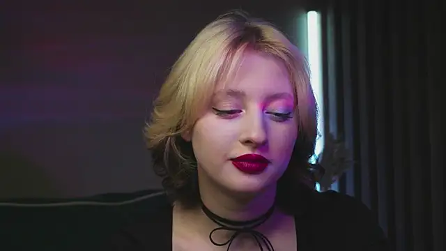 Snapshot of milasmiu chatting on 02-17-25, 06:15 milasmiu online show from 02-17-25, 06:15