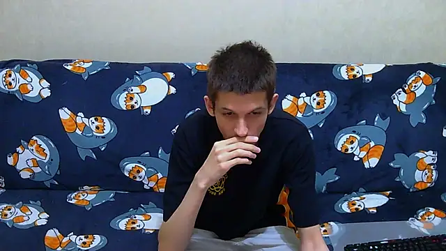 Snapshot of Lester_Broo chatting on 05-28-26, 02:42 Lester Broo online show from 05-28-26, 02:42