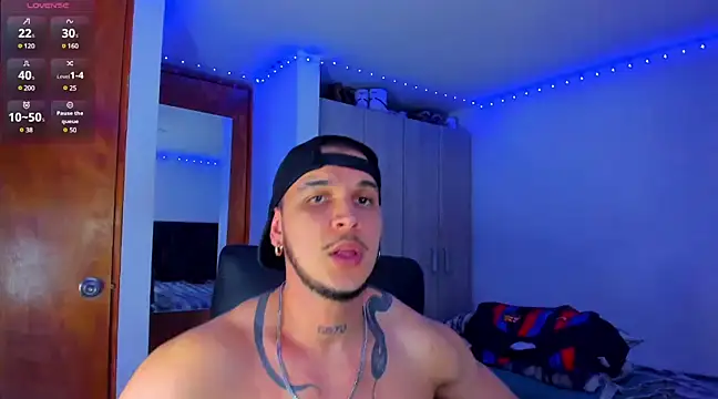 Snapshot of austinoficial chatting on 03-06-25, 05:03 austinoficial online show from 03-06-25, 05:03