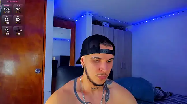 Snapshot of austinoficial chatting on 03-11-25, 10:18 austinoficial online show from 03-11-25, 10:18