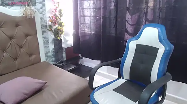 Snapshot of Iam_zaia chatting on 02-24-25, 08:03 Iam zaia online show from 02-24-25, 08:03