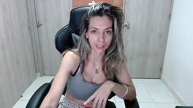 Princezzlove3 online show from 03-20-25, 01:35