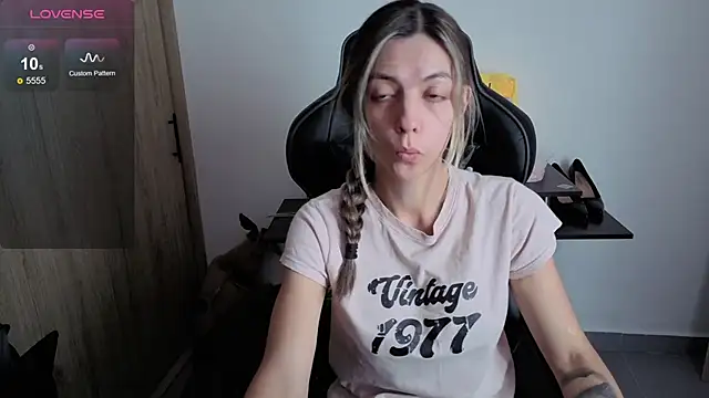 Princezzlove3 online show from 03-18-26, 12:30