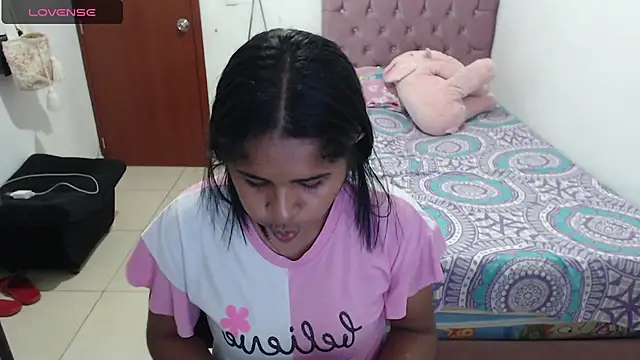 Snapshot of july-feria chatting on 01-14-25, 10:34 july-feria online show from 01-14-25, 10:34