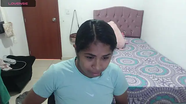 Snapshot of july-feria chatting on 01-28-25, 04:30 july-feria online show from 01-28-25, 04:30