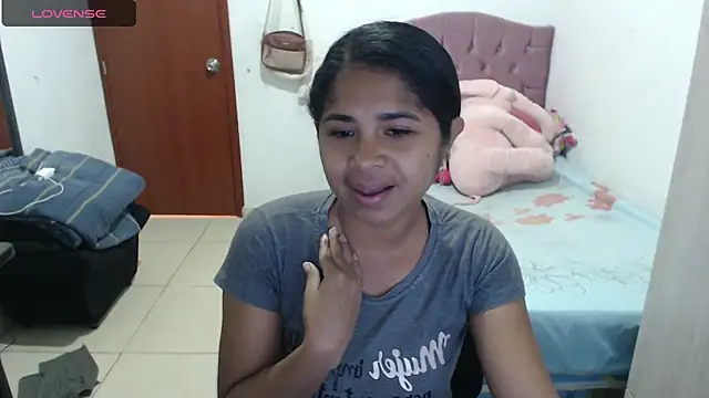Snapshot of july-feria chatting on 10-05-25, 03:21 july-feria online show from 10-05-25, 03:21