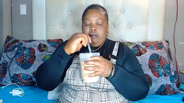 Snapshot of omalicha98 chatting on 08-06-26, 05:20 omalicha98 online show from 08-06-26, 05:20