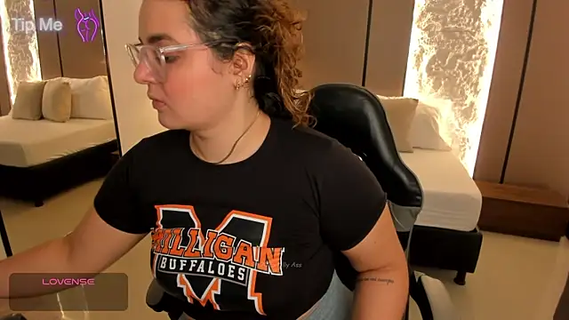 lilly ass  online show from 04-04-26, 12:46