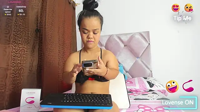 AnieRey online show from 10-17-25, 08:44