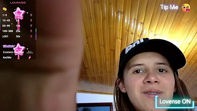 Snapshot of SexLaura_ chatting on 01-28-25, 11:17 SexLaura online show from 01-28-25, 11:17