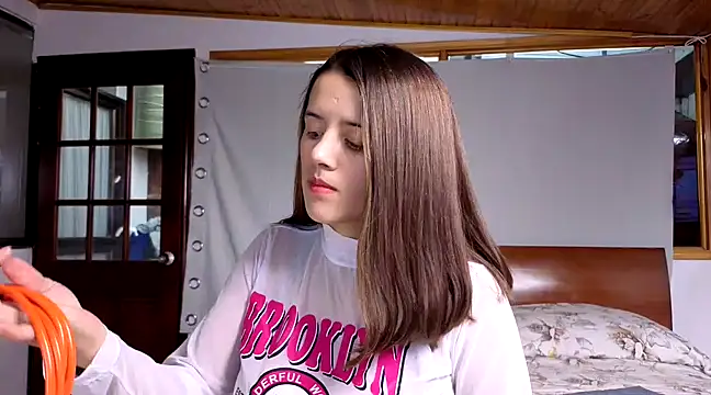 Snapshot of SexLaura_ chatting on 02-12-25, 07:45 SexLaura online show from 02-12-25, 07:45