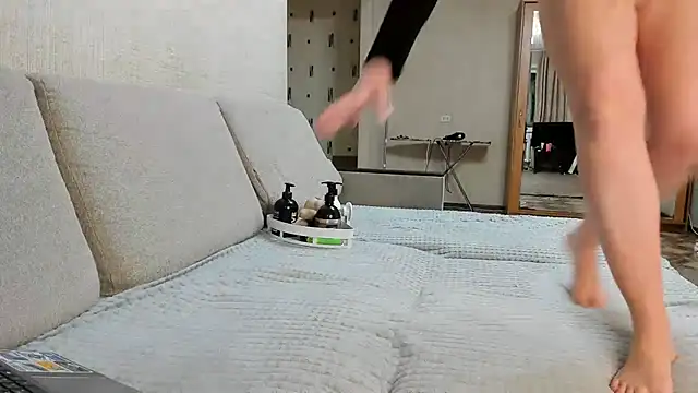 KittyMeawsX online show from 11-27-25, 10:50