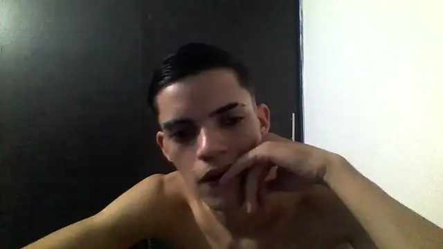 Latinos 2001 online show from 05-09-26, 03:45