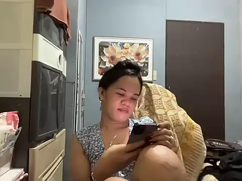 Snapshot of SophiaCourthaway chatting on 11-09-25, 11:03 SophiaCourthaway online show from 11-09-25, 11:03