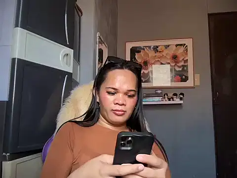 SophiaCourthaway online show from 05-15-26, 02:18