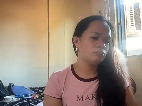 SophiaCourthaway online show from 06-15-26, 10:45