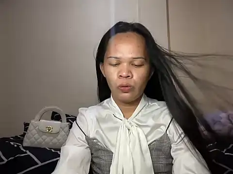 SophiaCourthaway online show from 06-26-26, 01:48