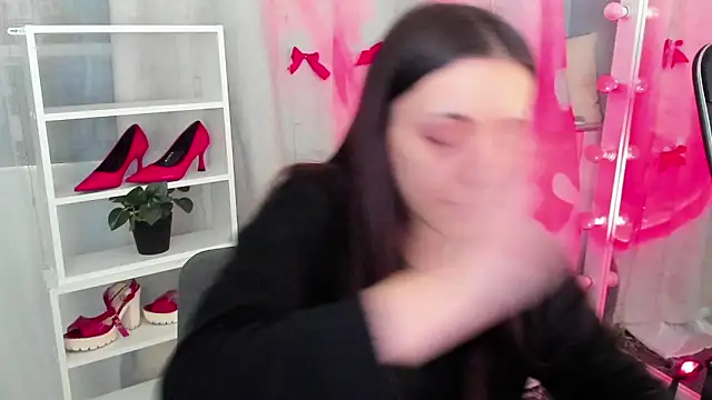 Snapshot of Sahara_Shields chatting on 01-14-25, 10:27 Sahara Shields online show from 01-14-25, 10:27