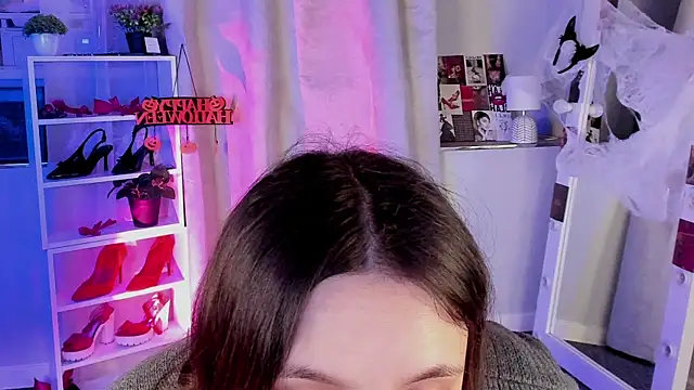 Snapshot of Sahara_Shields chatting on 10-25-25, 10:56 Sahara Shields online show from 10-25-25, 10:56