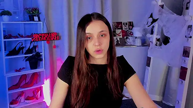 Snapshot of Sahara_Shields chatting on 10-29-25, 10:17 Sahara Shields online show from 10-29-25, 10:17