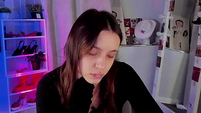 Snapshot of Sahara_Shields chatting on 11-10-25, 10:14 Sahara Shields online show from 11-10-25, 10:14