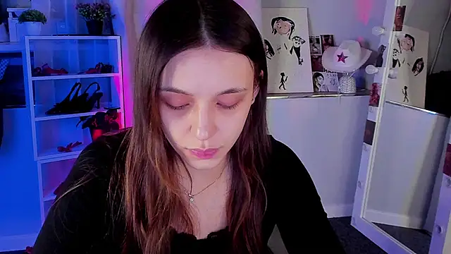 Snapshot of Sahara_Shields chatting on 11-18-25, 10:20 Sahara Shields online show from 11-18-25, 10:20