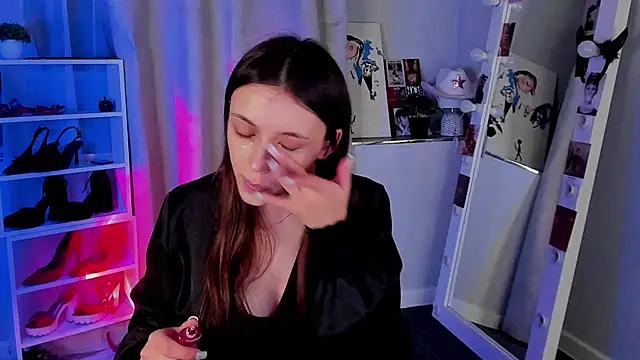 Snapshot of Sahara_Shields chatting on 11-30-25, 10:30 Sahara Shields online show from 11-30-25, 10:30