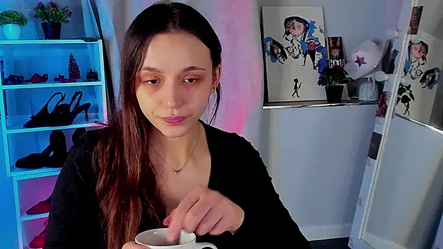 Snapshot of Sahara_Shields chatting on 12-15-25, 10:08 Sahara Shields online show from 12-15-25, 10:08