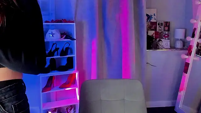 Snapshot of Sahara_Shields chatting on 03-09-26, 09:02 Sahara Shields online show from 03-09-26, 09:02