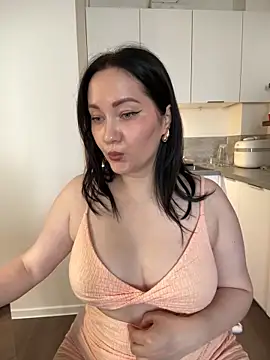 Snapshot of Kiss_My_Body chatting on 05-10-26, 08:52 Kiss My Body online show from 05-10-26, 08:52
