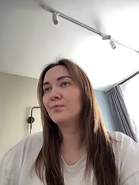 Snapshot of Kiss_My_Body chatting on 05-20-26, 10:54 Kiss My Body online show from 05-20-26, 10:54
