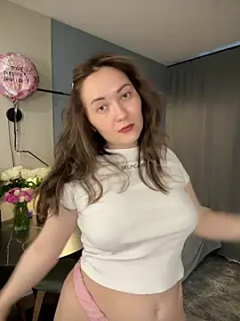 Snapshot of Kiss_My_Body chatting on 05-31-26, 06:09 Kiss My Body online show from 05-31-26, 06:09