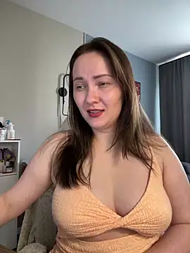 Snapshot of Kiss_My_Body chatting on 06-25-26, 12:09 Kiss My Body online show from 06-25-26, 12:09