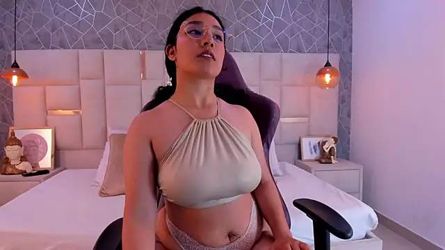 Tamara palacios online show from 03-05-25, 02:56