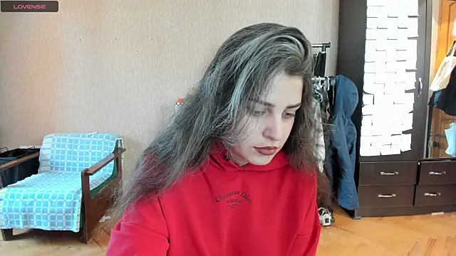 Snapshot of _Roselina_ chatting on 04-30-26, 09:04 Roselina online show from 04-30-26, 09:04