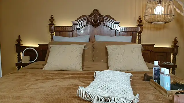 LilyWilder online show from 03-08-25, 06:16