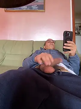 Snapshot of sempreilmio2 chatting on 01-17-25, 10:11 sempreilmio2 online show from 01-17-25, 10:11